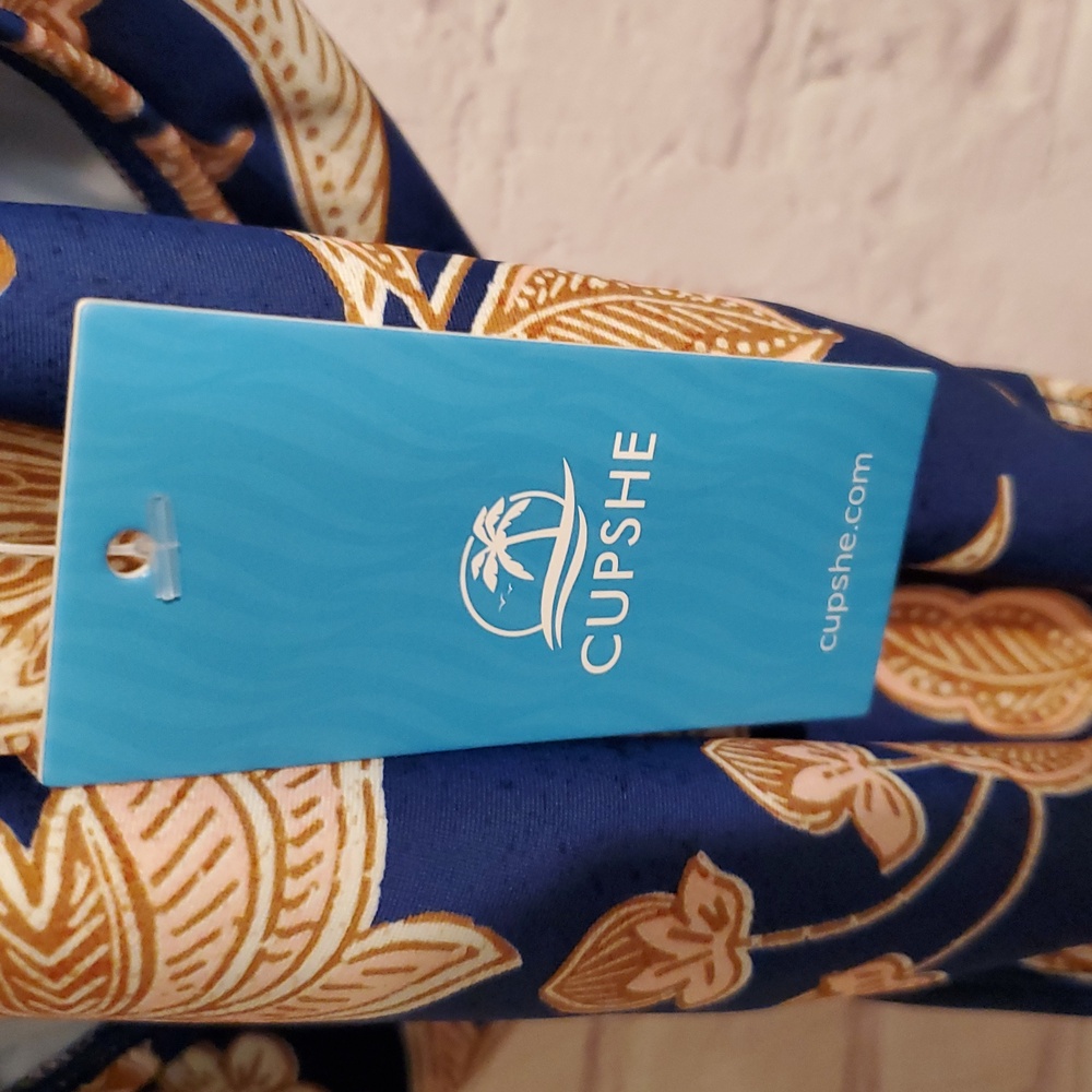 NWT! Cupshe Floral Blue and Gold Swimsuit - Picture 7 of 7